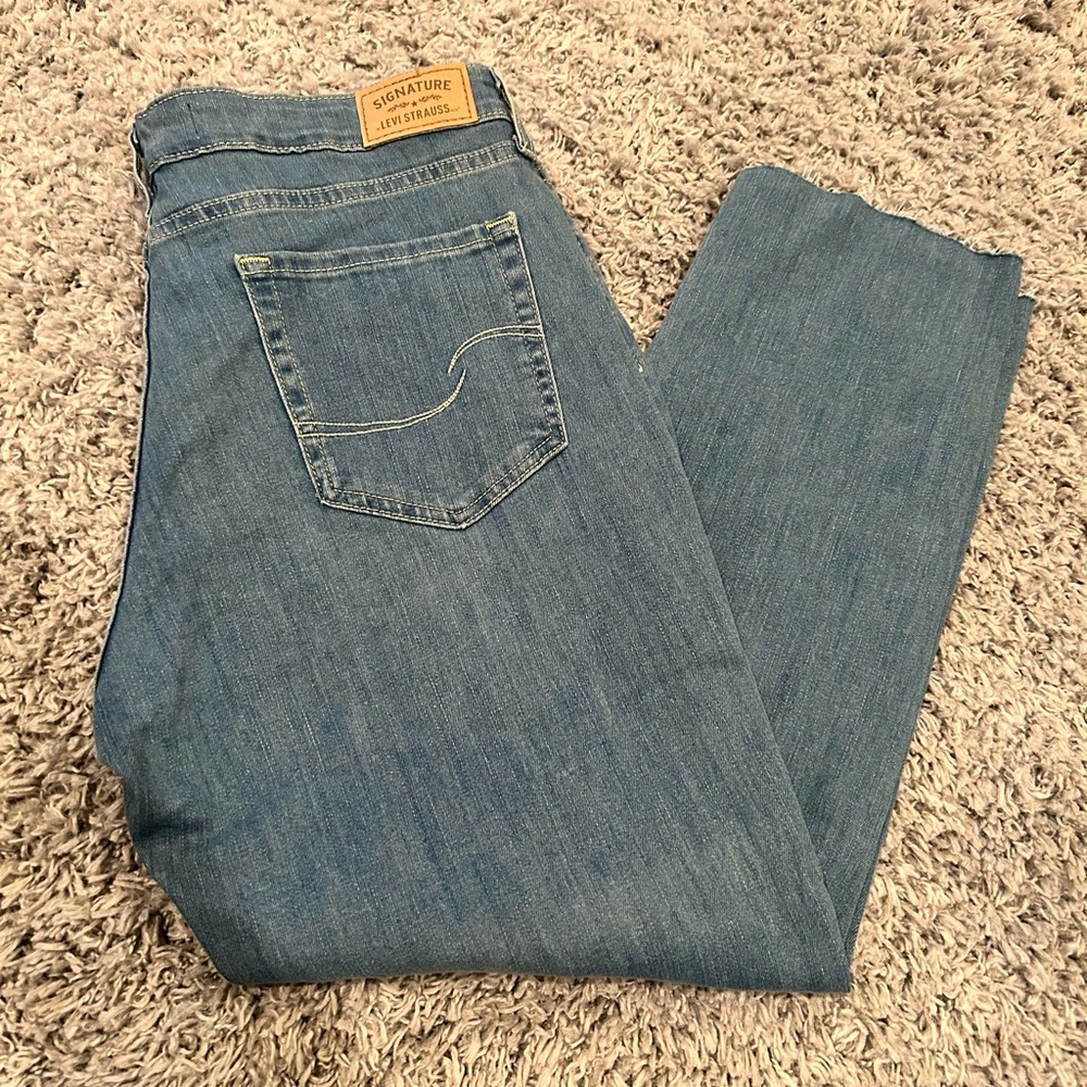 Signature by Levi Strauss women’s Blue Jeans
